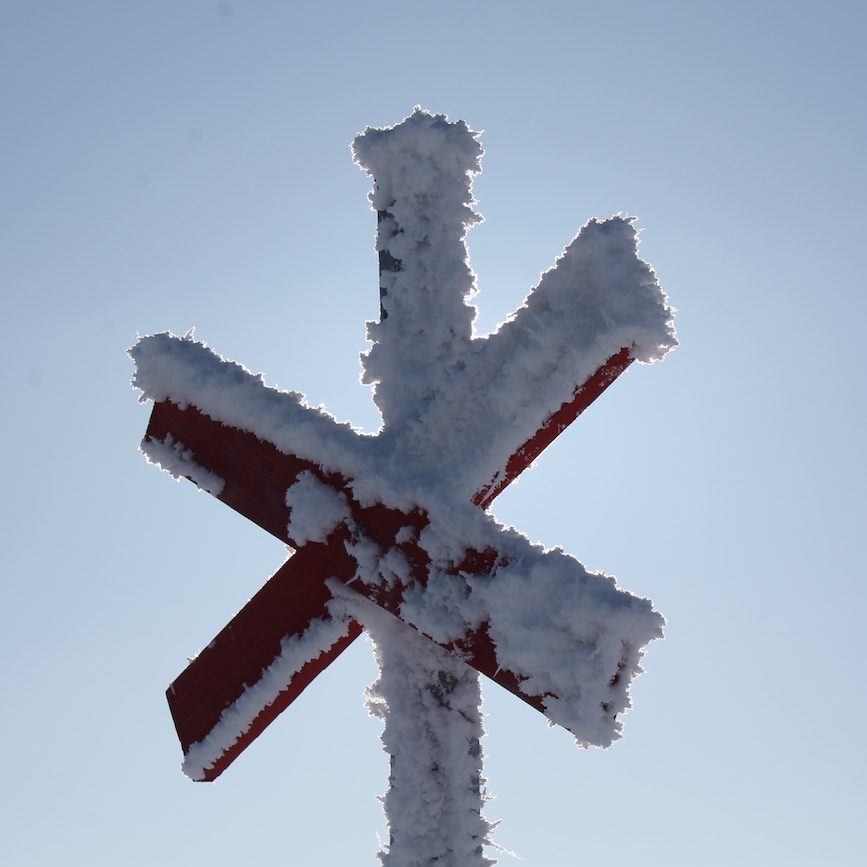 ledkryss-i-motljus-frost-vinter